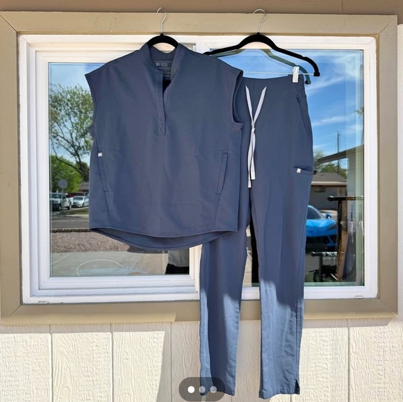 Figs Pants - Figs Women's Scrub Set in Dark Harbor Blue
